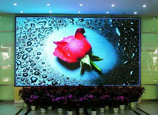 Indoor P5 Outdoor LED-Bildschirmmodul an der Wand befestigt für Bar-Nutzung und Kinglight LED-Lampe