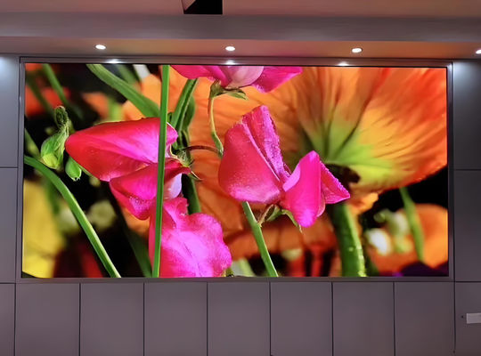 SMD P10 Indoor Fixed LED Video Panel Display mit 3840 High Brush Refresh und 1200CD Helligkeit